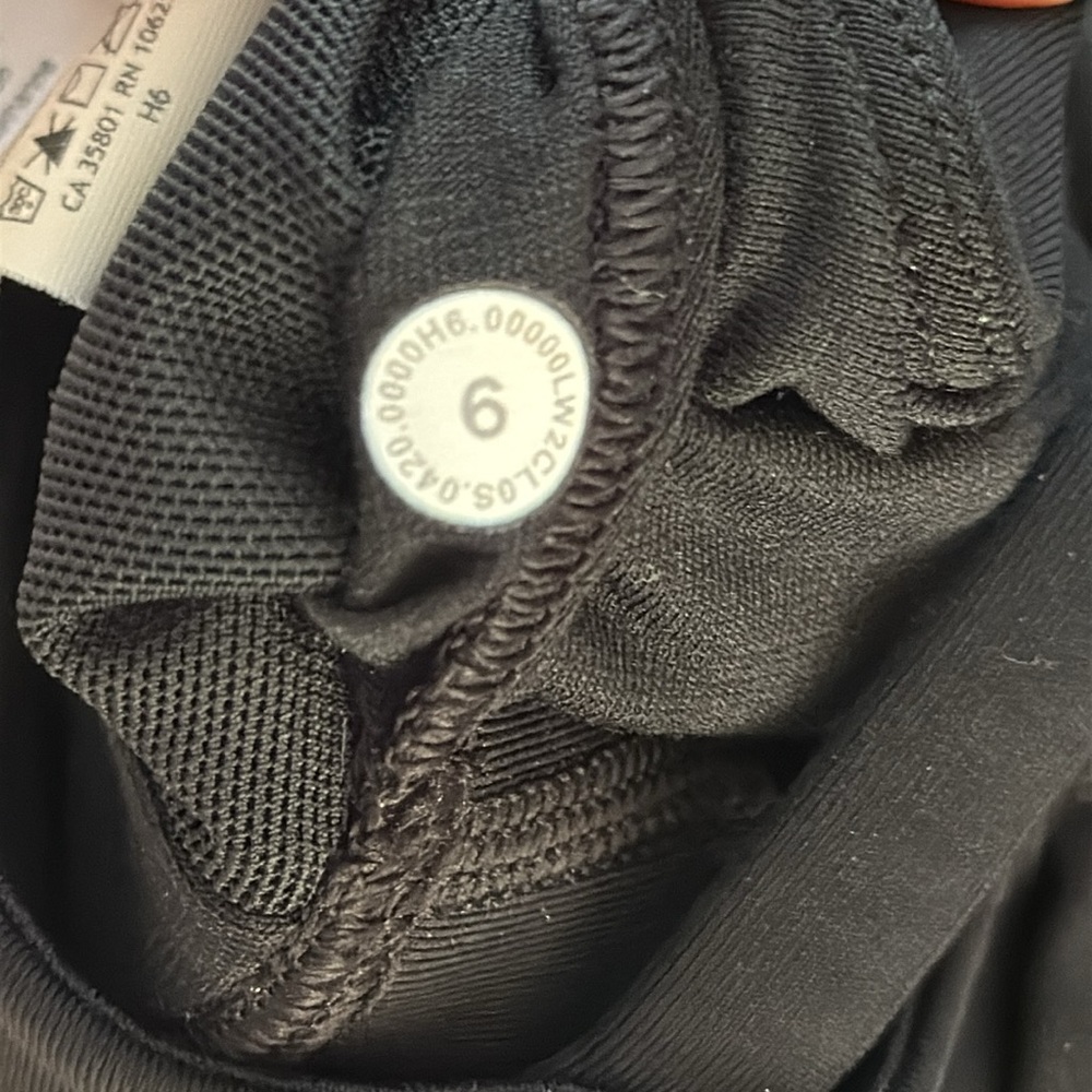 Lululemon Energy Bra Special Edition - Picture 7 of 7
